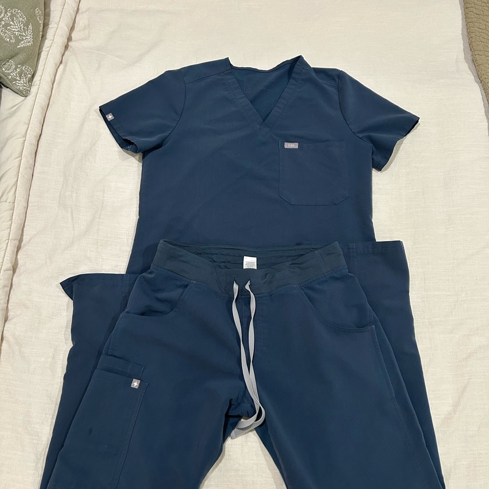 Figs Deep Blue Scrub Set